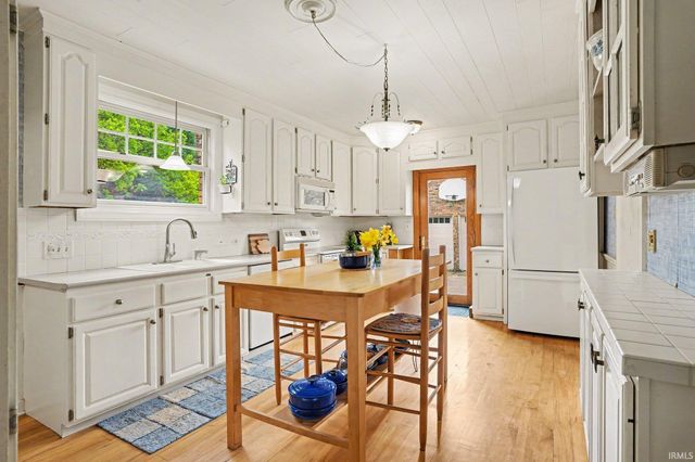 1716 E Wayne Street, South Bend, IN 46615