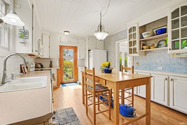 1716 E Wayne Street, South Bend, IN 46615
