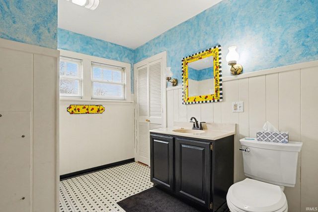 1716 E Wayne Street, South Bend, IN 46615