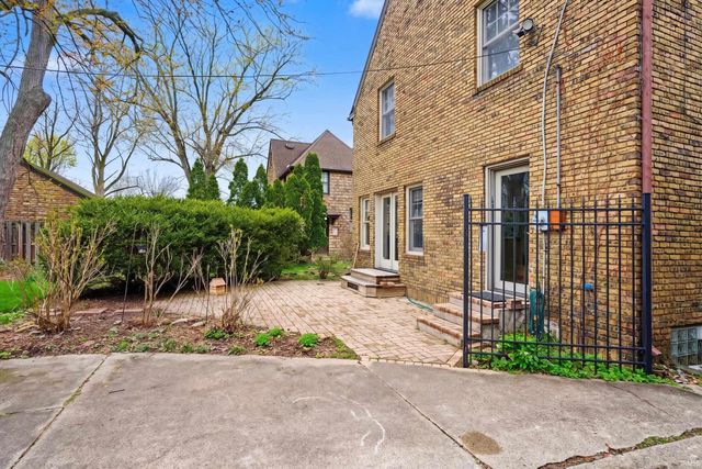 1716 E Wayne Street, South Bend, IN 46615