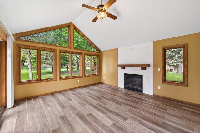 1612 Goodview Avenue N, Oakdale, MN 55128