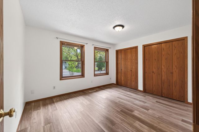 1612 Goodview Avenue N, Oakdale, MN 55128
