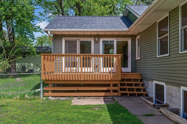 1612 Goodview Avenue N, Oakdale, MN 55128