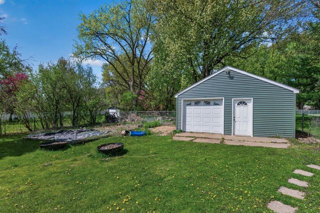 1612 Goodview Avenue N, Oakdale, MN 55128