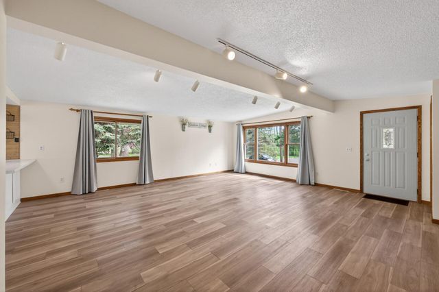 1612 Goodview Avenue N, Oakdale, MN 55128