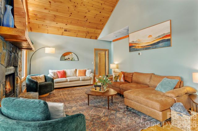 3182 El Miner Drive, Mars Hill, NC 28754