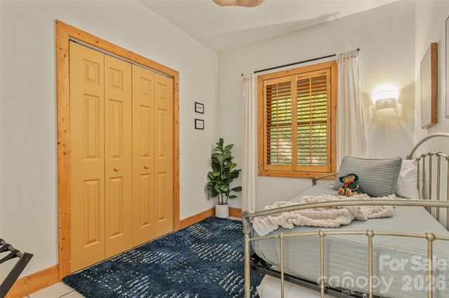 3182 El Miner Drive, Mars Hill, NC 28754