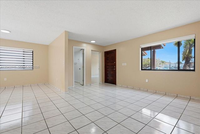 10528 SW 69th Ter, Miami, FL 33173