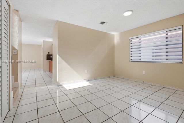 10528 SW 69th Ter, Miami, FL 33173