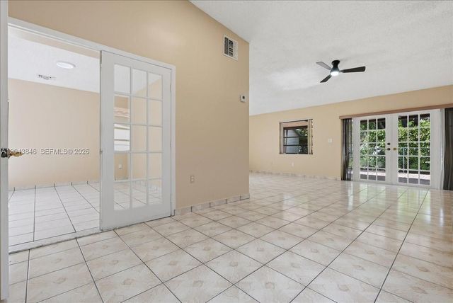 10528 SW 69th Ter, Miami, FL 33173