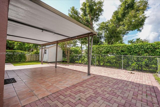 10528 SW 69th Ter, Miami, FL 33173
