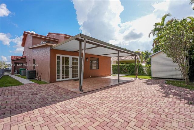 10528 SW 69th Ter, Miami, FL 33173