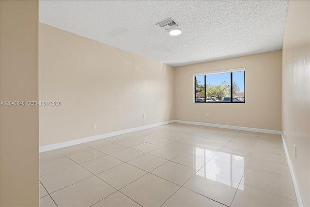 10528 SW 69th Ter, Miami, FL 33173