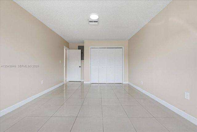 10528 SW 69th Ter, Miami, FL 33173