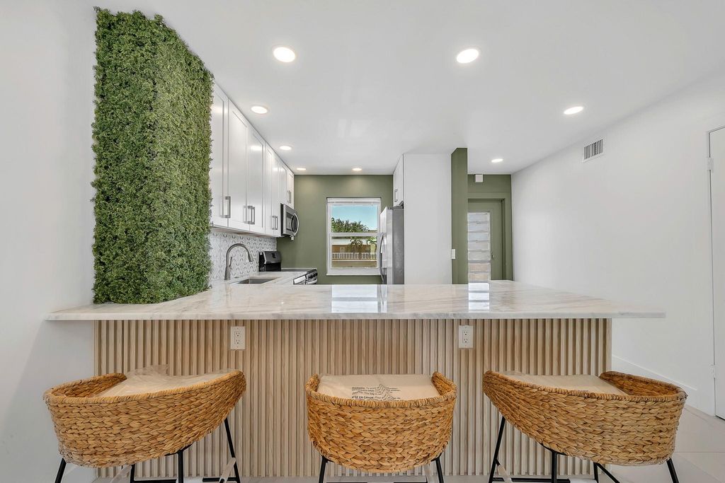 9818 Marina Blvd 1225, Boca Raton, FL 33428