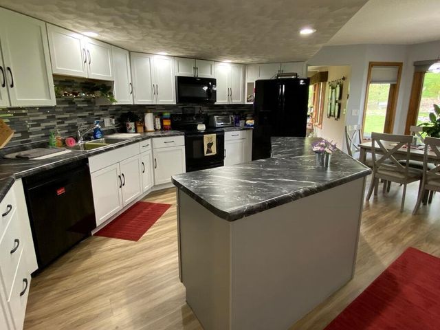 N4650 Crestwood LANE, Onalaska, WI 54650