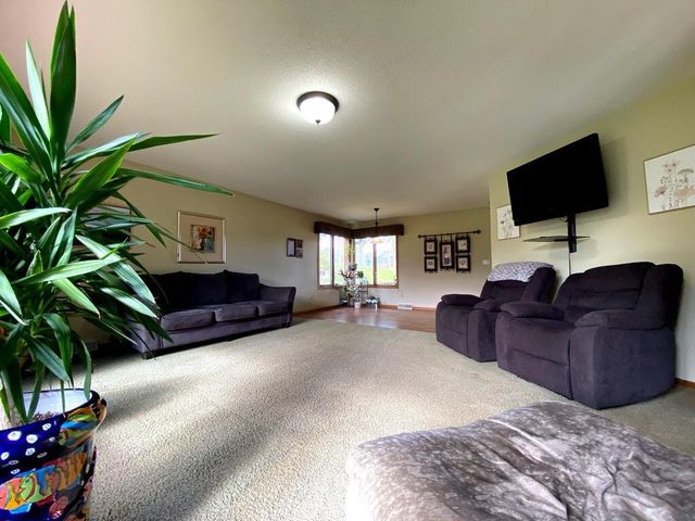 N4650 Crestwood LANE, Onalaska, WI 54650