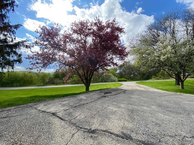 N4650 Crestwood LANE, Onalaska, WI 54650