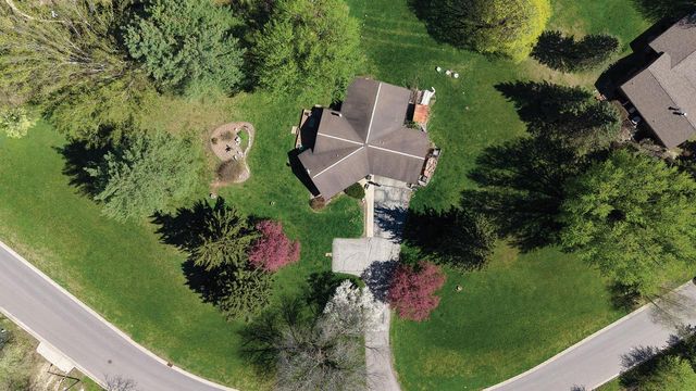 N4650 Crestwood LANE, Onalaska, WI 54650