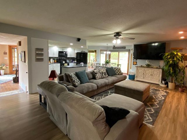 N4650 Crestwood LANE, Onalaska, WI 54650
