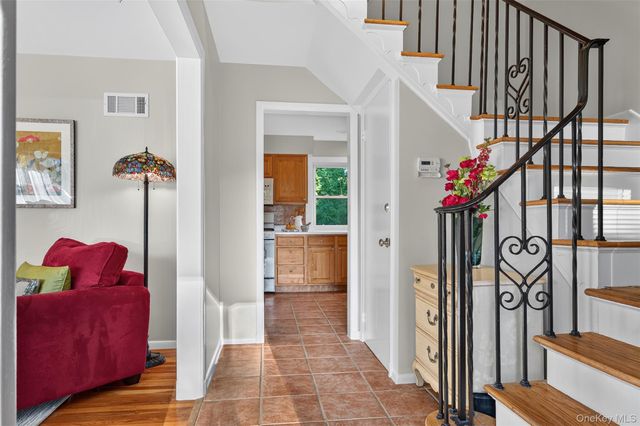 27 Anpell Drive, Scarsdale, NY 10583