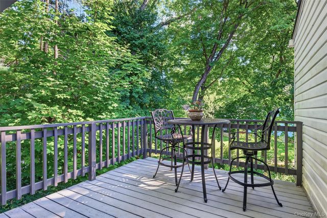27 Anpell Drive, Scarsdale, NY 10583