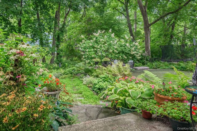 27 Anpell Drive, Scarsdale, NY 10583