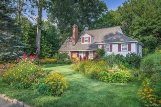 27 Anpell Drive, Scarsdale, NY 10583