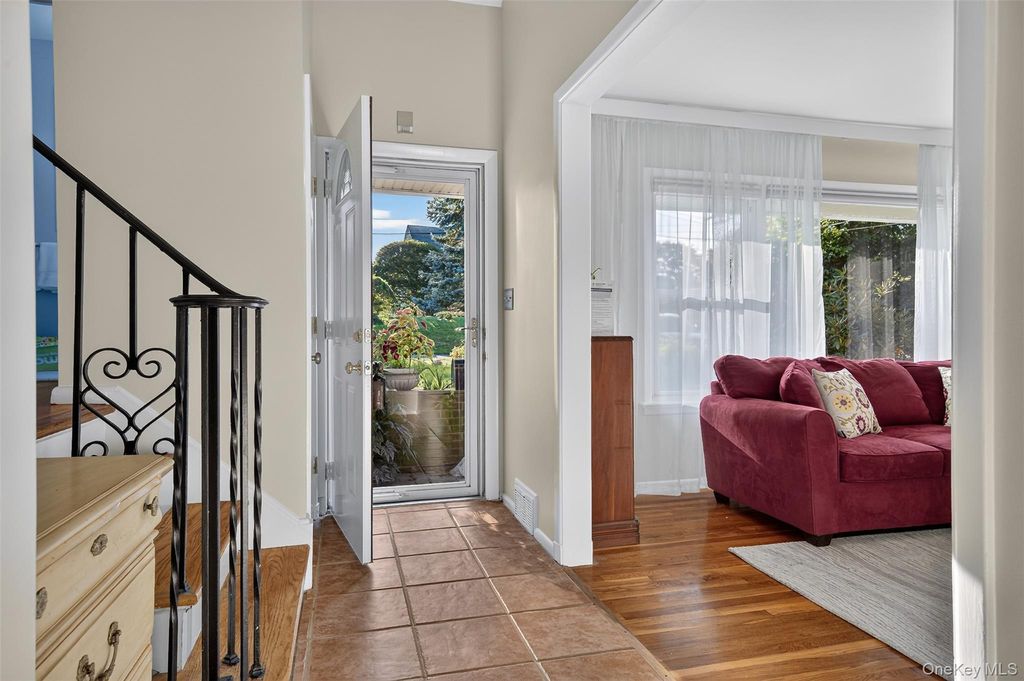 27 Anpell Drive, Scarsdale, NY 10583 — photo 3