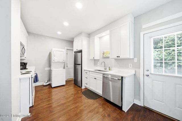 3031-3033 Wirth Ave, Louisville, KY 40217