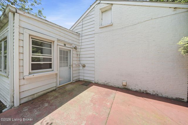3031-3033 Wirth Ave, Louisville, KY 40217