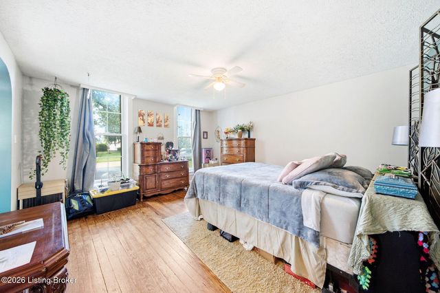 3031-3033 Wirth Ave, Louisville, KY 40217