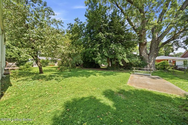 3031-3033 Wirth Ave, Louisville, KY 40217