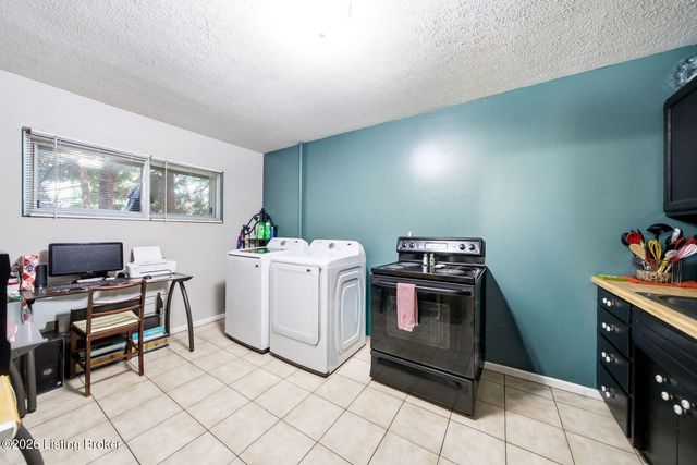 3031-3033 Wirth Ave, Louisville, KY 40217