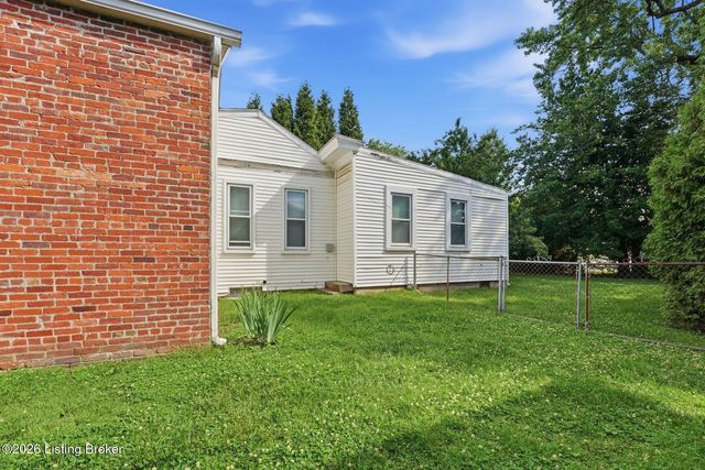 3031-3033 Wirth Ave, Louisville, KY 40217