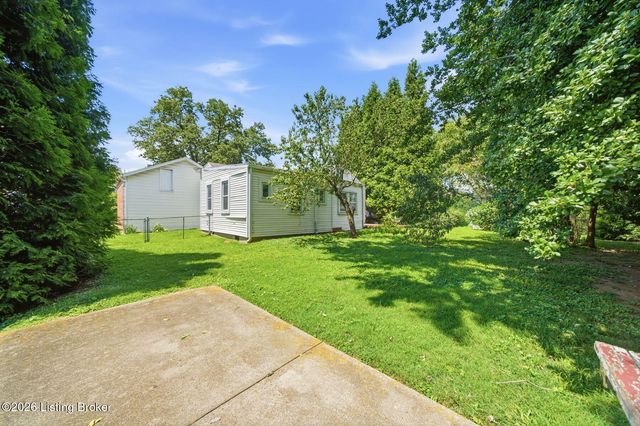 3031-3033 Wirth Ave, Louisville, KY 40217