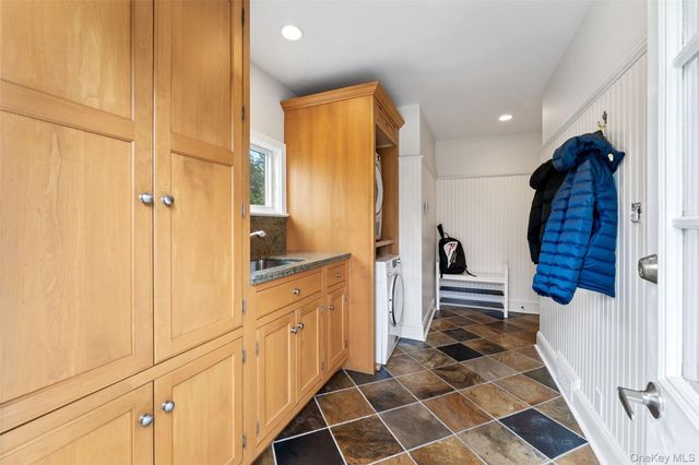 45 Griffen Avenue, Scarsdale, NY 10583