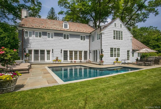 45 Griffen Avenue, Scarsdale, NY 10583