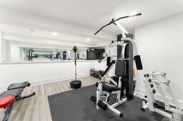 45 Griffen Avenue, Scarsdale, NY 10583