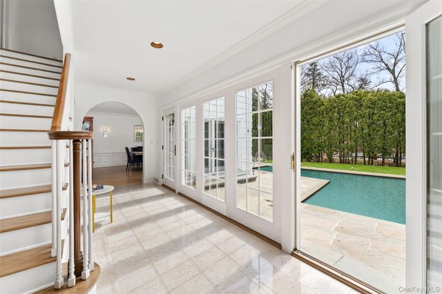 45 Griffen Avenue, Scarsdale, NY 10583