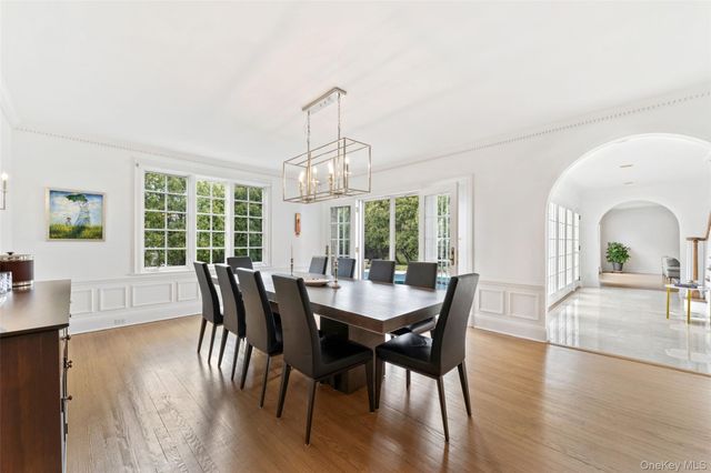 45 Griffen Avenue, Scarsdale, NY 10583