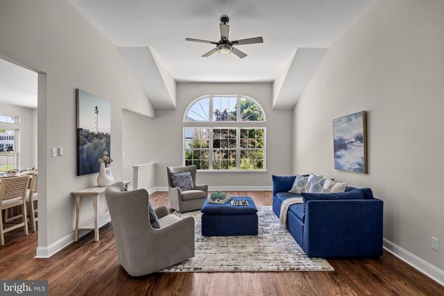48 PARRY DR, Hainesport, NJ 08036
