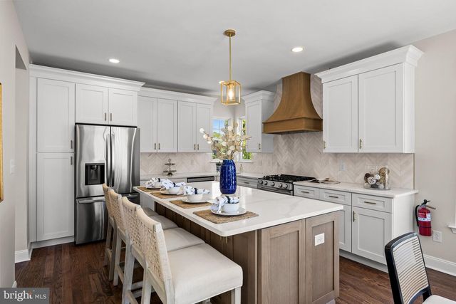 48 PARRY DR, Hainesport, NJ 08036