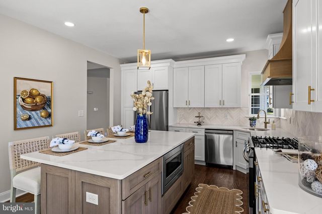 48 PARRY DR, Hainesport, NJ 08036