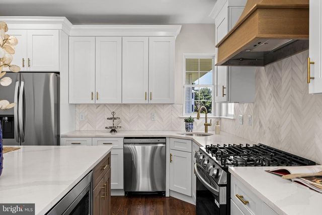 48 PARRY DR, Hainesport, NJ 08036