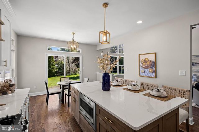48 PARRY DR, Hainesport, NJ 08036