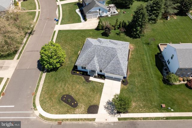48 PARRY DR, Hainesport, NJ 08036