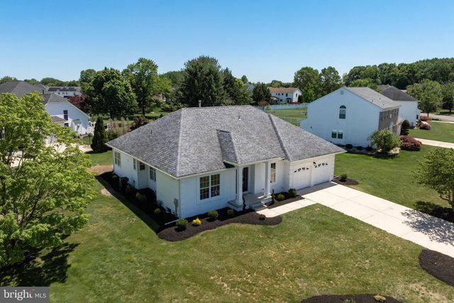 48 PARRY DR, Hainesport, NJ 08036