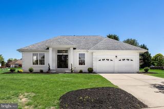 48 PARRY DR, Hainesport, NJ 08036
