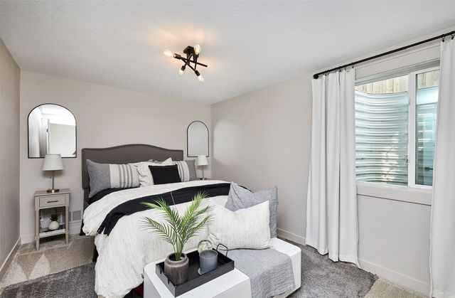 9710 Alderwood Drive, West Des Moines, IA 50266